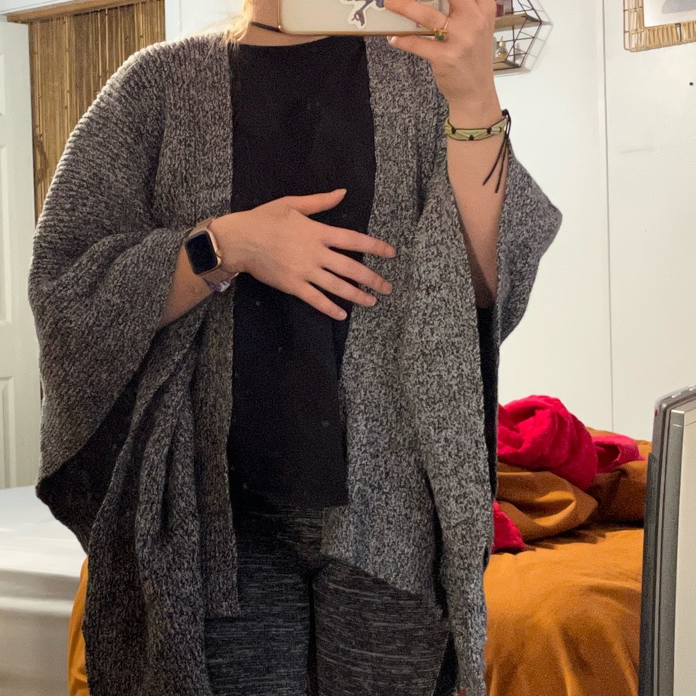 Time and Tru women’s shawl